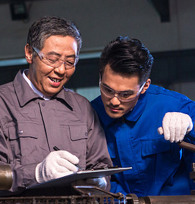 危廢線核心技術(shù)設(shè)計團隊  均來自全國環(huán)保龍頭企業(yè)     有十余年的危廢處置經(jīng)驗